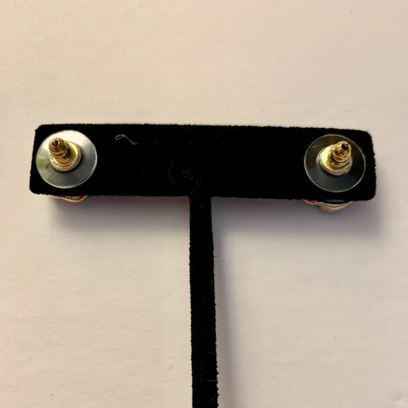 Green Stud Earrings - Picture 4 of 5